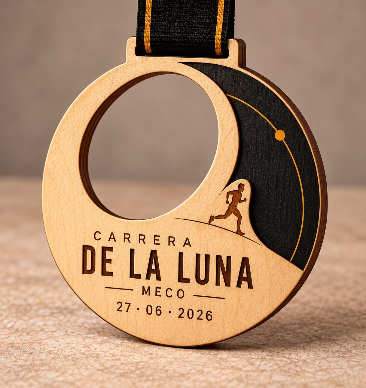 Medalla de madera natural troquelada con corredor grabado, Carrera de la Luna